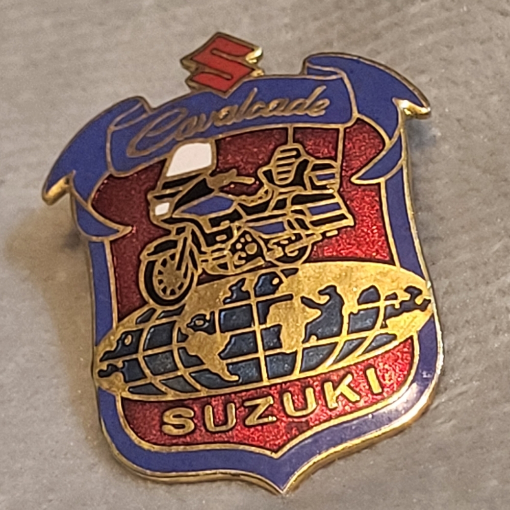 Vintage SUZUKI Cavalcade motorcycle tie tack pin 1986 1980s